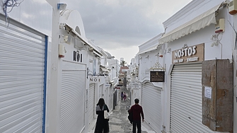 Продължителен трус беше регистриран около гръцкия остров Санторини в южната част