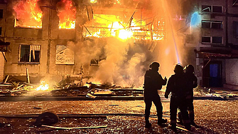 Отломки от украински дрон са повредили една от най големите руски рафинерии