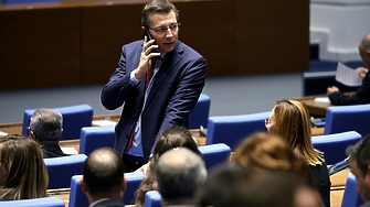 Четирима нови депутати положиха клетва в НС тази сутрин Това