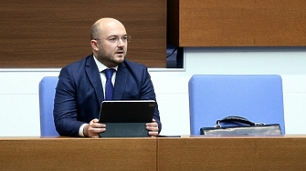 Със 164 гласа за 38 против и един въздържал се парламентът прие