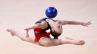 Стилияна Николова спечели златните медали на обръч и на топка