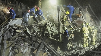 Най малко девет души бяха убити и още 63 ранени при