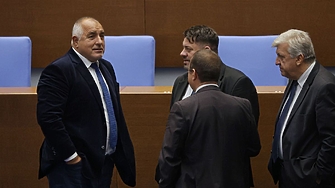 10 ият ден на май бе белязан от продължаващия политически трус