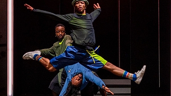 Открита танцова програма и пет урока по хип хоп електро кръмп