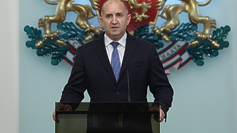 Президентът Румен Радев злоумишлено нарушава Конституцията и извършва държавна измяна с искането