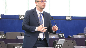 Давор Щир е хърватски евродепутат от Европейската народна партия ЕНП