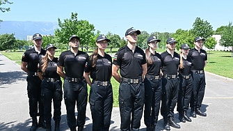 На фона на безпрецедентното увеличение на заплатите с около 50