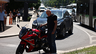 В 12 00 ч днес в продължение на две минути сирените