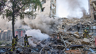 Анна Гин е журналистка и писателка живее в украинския град Харкив