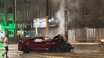 Зверска самокатастрофа на мустанг пред 31 во училище след като форсираха