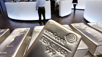 Среброто поскъпна днес почти до 14 годишен връх тъй като инвеститорите