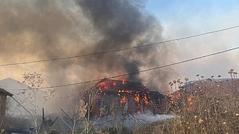 Обстановката с пожарите в страната днес е по добра от вчера