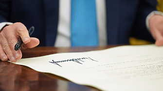 САЩ са сключили търговско споразумение с Южна Корея съгласно което