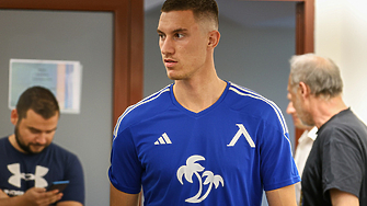 Българският национал Андриан Краев преминава в израелския Апоел Тел Авив