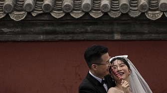 Китай ще плаща ежегодно по 3600 юана около 500 долара