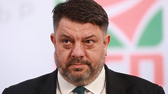 Министри и зам министри от БСП заминаха за Китай по случай военния парад