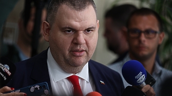 Делян Пеевски и неговото ДПС Ново начало ще продължат да подкрепят