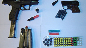 Пистолет е открит в раницата на ученик от 9 клас