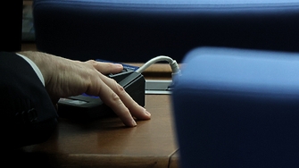 И петият вот на недоверие към кабинета Желязков беше неуспешен