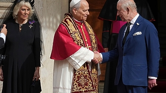 Британският крал Чарлз Трети и папа Лъв Четиринадесети се помолиха