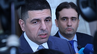 Предлагаме по време на днешното заседание на енергийната комисия спешно