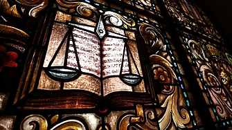 Емилия Русинова чието име е забъркано в мегаскандалите Осемте джуджета