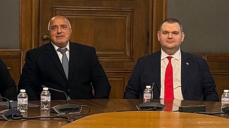 Комедията която се разигра в политическия театър у нас се