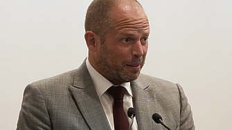 Белгийският министър на отбраната Тео Франкен и зам председателят на руския