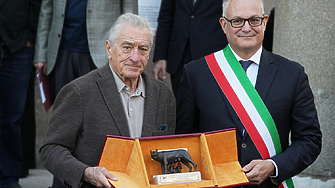 Американската кинолегенда Робърт де Ниро се включи активно в политическата