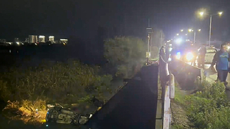 Гонка между екип на Гранична полиция и автомобил с мигранти