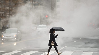 Жълт код за значителни валежи и силен вятър в няколко