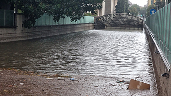 Над Балканския полуостров преминава средиземноморски циклон Тази нощ се очаква значително