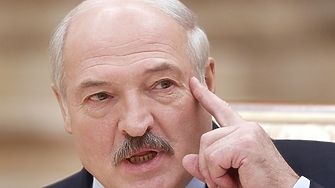 Беларуският президент Александър Лукашенко помилва днес 123 ма затворници в замяна