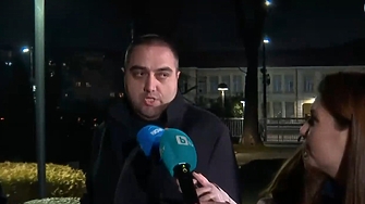 Задържаният директор на столичното 138 о СОУ Александър Евтимов вчера на два пъти