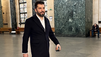 Разследващите полицаи Ваня Георгиева и Божидар Савов съответно началник