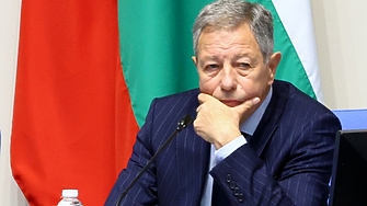 Депутатът от Прогресивна България Румен Миланов като най възрастен откри първото заседание на