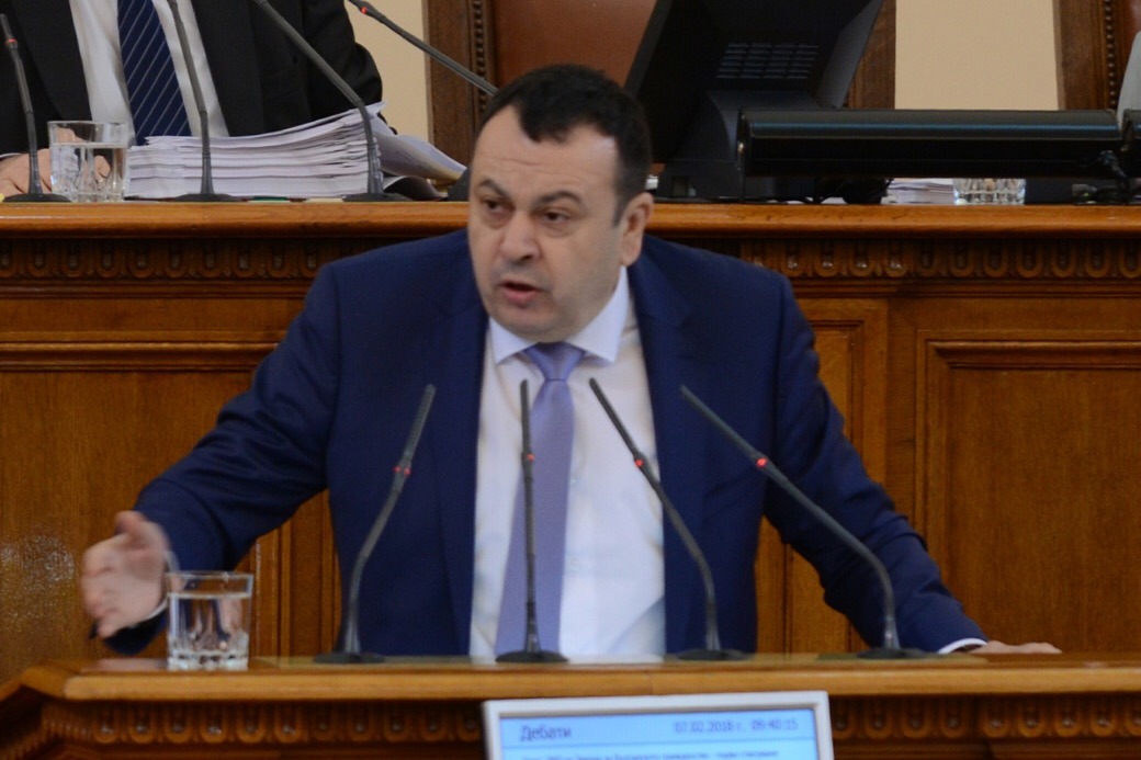 С една невярна декларация днес шеф на тотото утре премиер Това