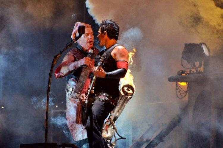 Може да се каже че времето е спряло и се