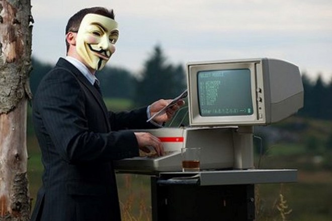 Хакерската група Anonymous започна да публикува данни които е получила