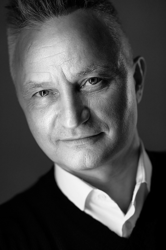 Захари Карабашлиев във фейсбук Снощи ми пратиха видеото на министъра на