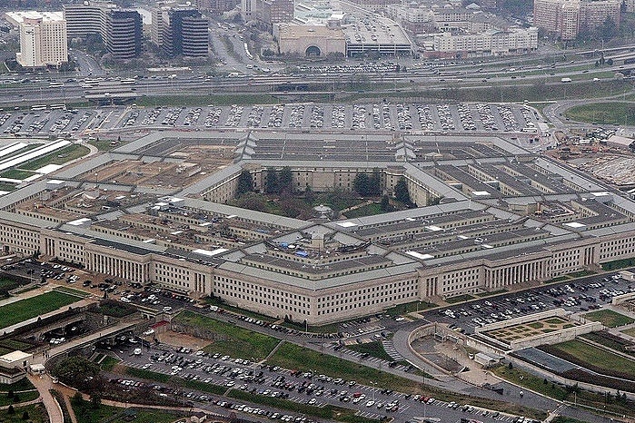 Пентагонът обвини вчера Русия в извършването на военни престъпления в