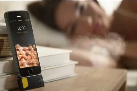 iPhone ви буди с миризма на бекон (видео)