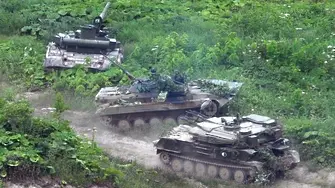 Русия трупа танкове по границата с Украйна