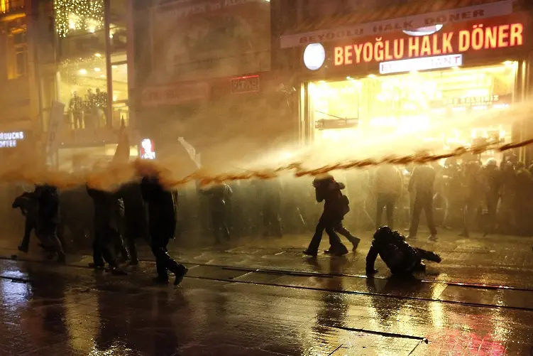 Турция отново пламна в протести