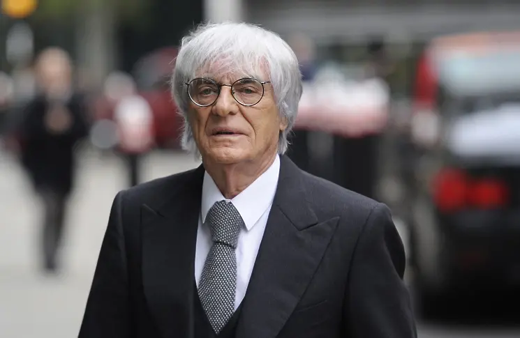 Босът на Формула 1 на съд за 32,5 милиона евро подкуп