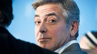 Джордж Клуни се сгоди за адвокатката на Асандж