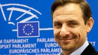 Немски евродепутат иска ЕС да отнеме кандидатския статут на Турция и Македония