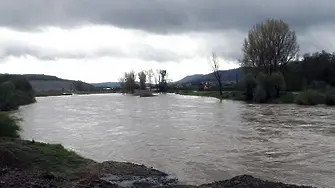 Село е заплашено от наводнение заради опасен язовир