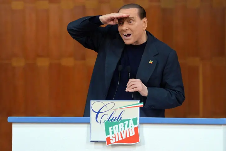 Берлускони може да работи в дом за инвалиди