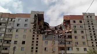 Взрив помете блок в Украйна, двама загинаха